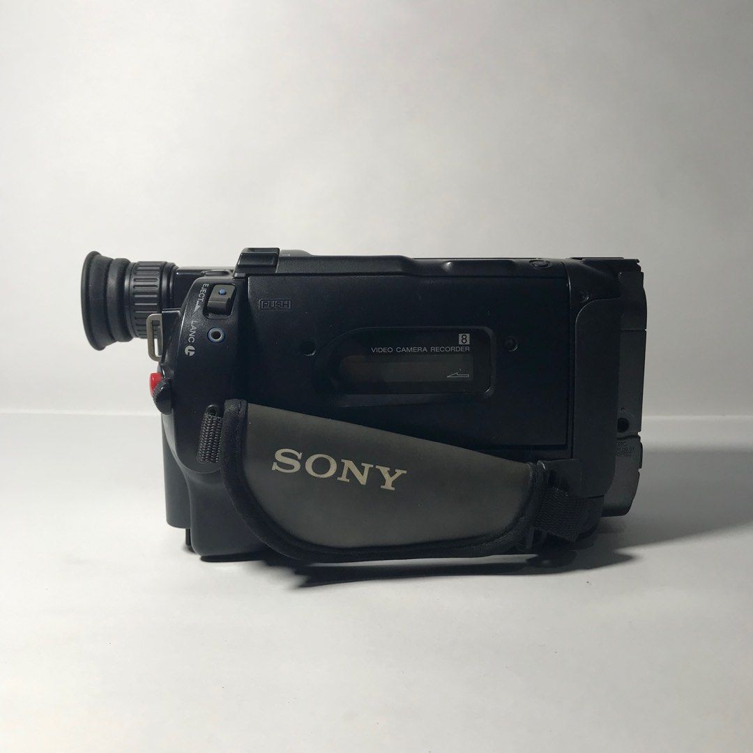 SONY HANDYCAM Video 8 XR, Photography, Video Cameras on Carousell