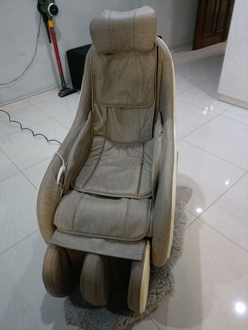 Spoilt oto massage chair for repair or trade in Health
