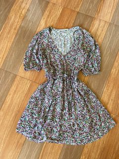 (Category: ) located in . Submitted by Https.ClutterwithCami (Listing ID 1214425865, Image 1). Description: .