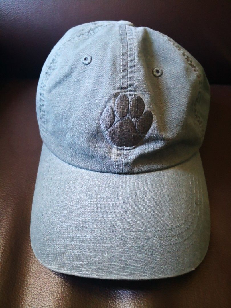 Thisisneverthat Paw Baseball Cap (Category: Caps & Hats) located in Muntinlupa City. Submitted by silent_mute (Listing ID 1214420904, Image 1). Description: BPI/BDO/Gcash.