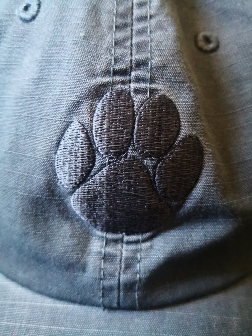 Thisisneverthat Paw Baseball Cap (Category: Caps & Hats) located in Muntinlupa City. Submitted by silent_mute (Listing ID 1214420904, Image 2). Description: BPI/BDO/Gcash.