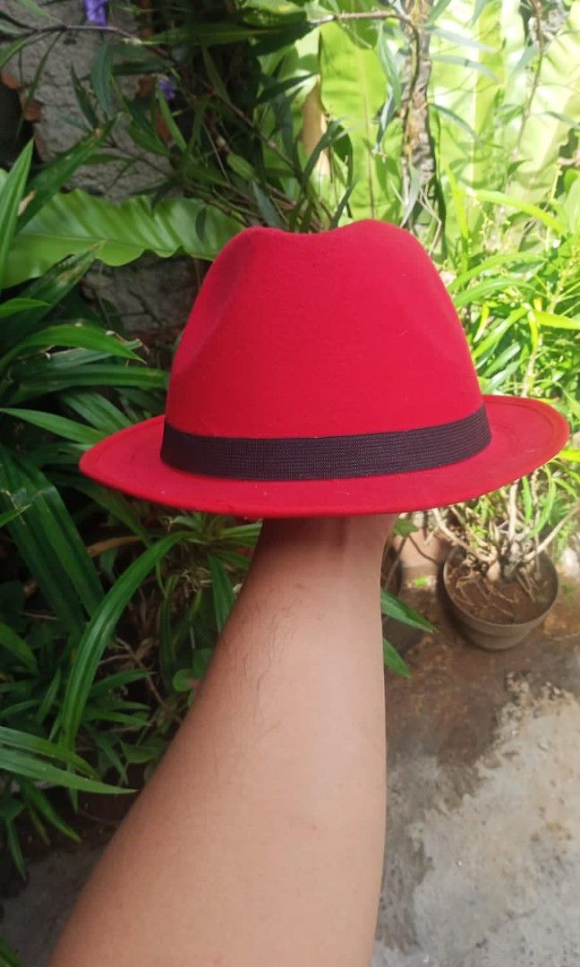 Topi caplin, Women's Fashion, Women's Accessories on Carousell