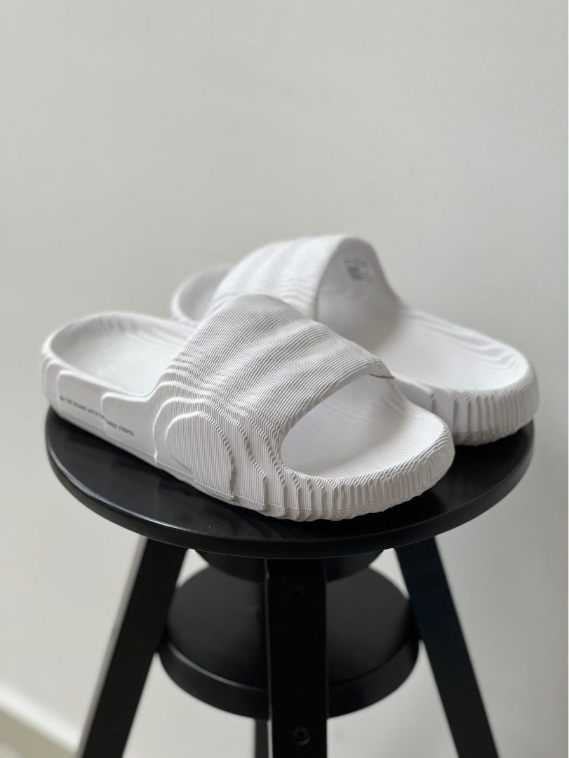 UK5 UK11 adidas Adilette 22 Crystal White, Men's Fashion, Footwear,  Flipflops and Slides on Carousell