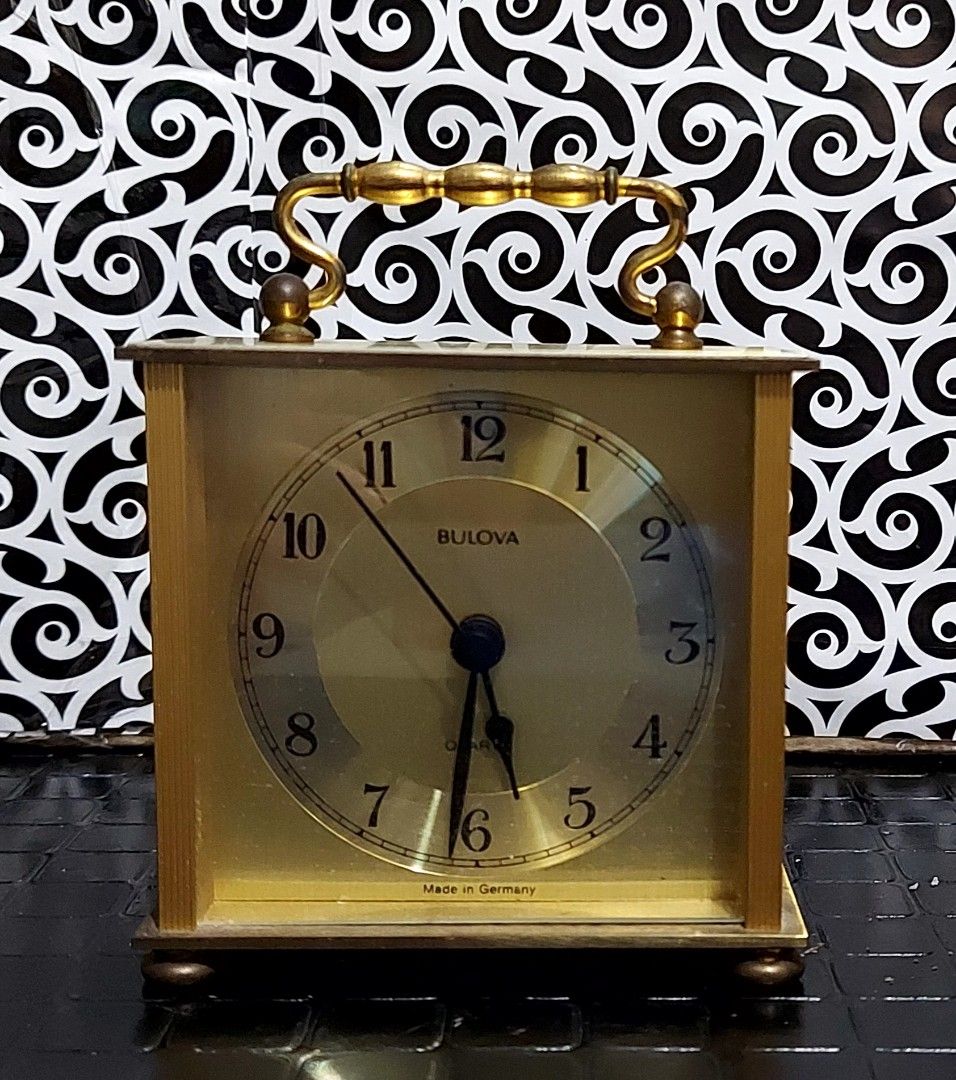 Vintage Bulova Desk Clock in Brass Casing, Hobbies & Toys, Memorabilia