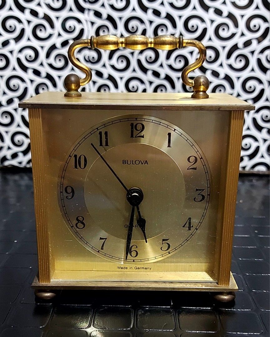Vintage Bulova Desk Clock in Brass Casing, Hobbies & Toys, Memorabilia