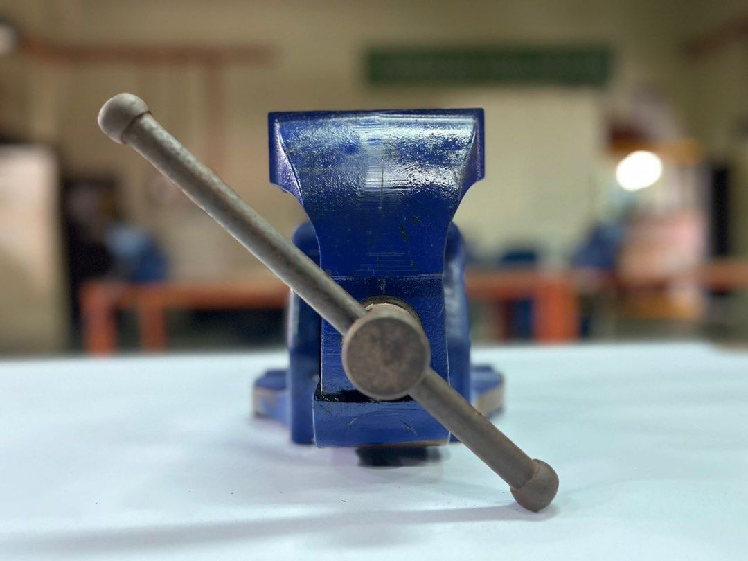 Vise bench mechanic Record Made in England, Furniture & Home Living, Home Improvement