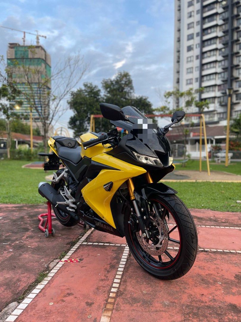 r15 v3 mileage and price