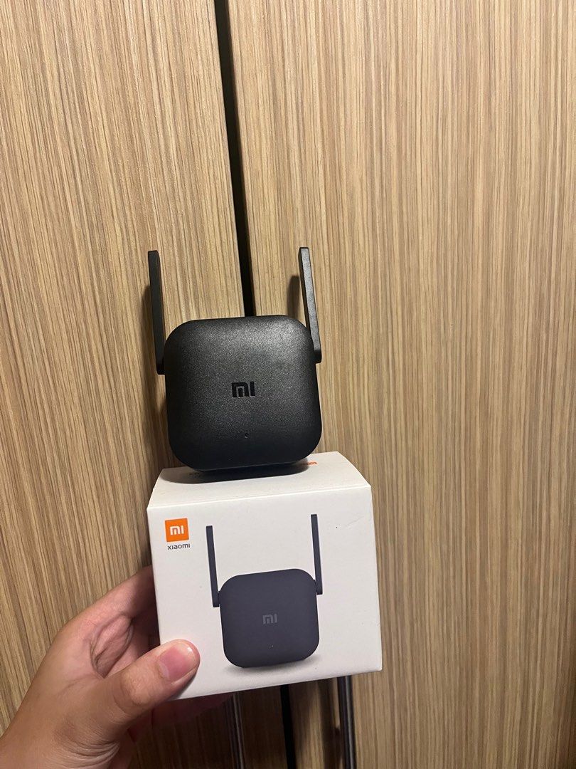 Xiaomi Wifi Range Extender (Category: Networking) located in Manila. Submitted by moshcart (Listing ID 1214479111, Image 2). Description: READ BEFORE INQUIRING ⚠️ 🎀 Price of this item is NON-NEGOTIABLE 📍 Taft Avenue 📦 Lalamove, Grab, LBC, subject to availability. Sf c/o buyer 💳 Payment-first basis, MOP is Gcash, BDO, or BPI. No COD! ITEM INFORMATION: - Used 1-2 times only PM me if you need more pictures/have questions :).