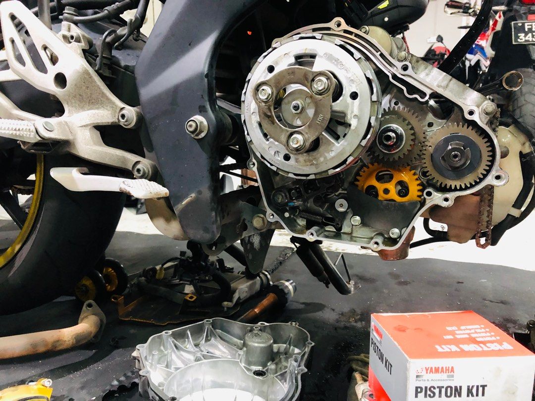 Yamaha R15 V3 Clutch Plate + Clutch Housing, Motorcycles, Motorcycle