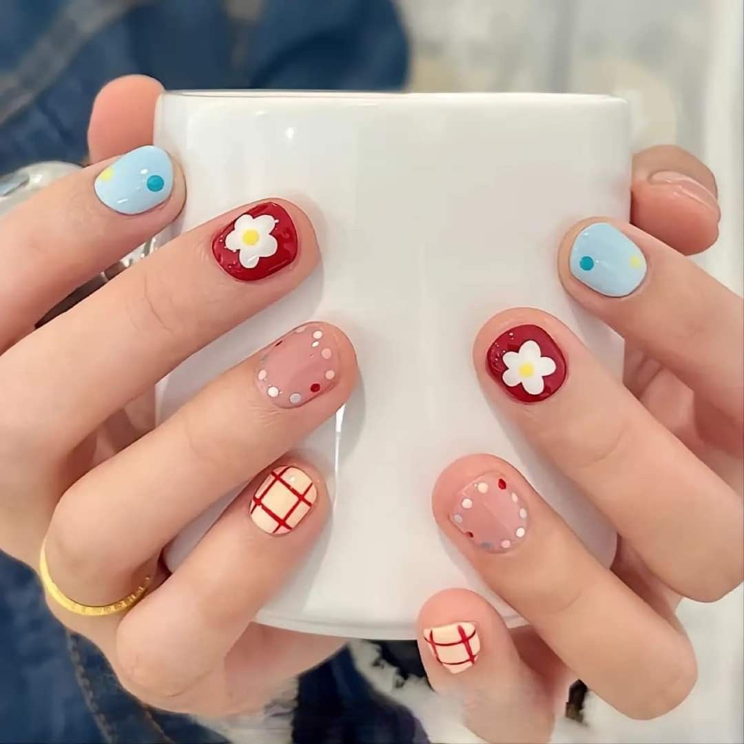 Yishun nails extension, Beauty & Personal Care, Hands & Nails on Carousell