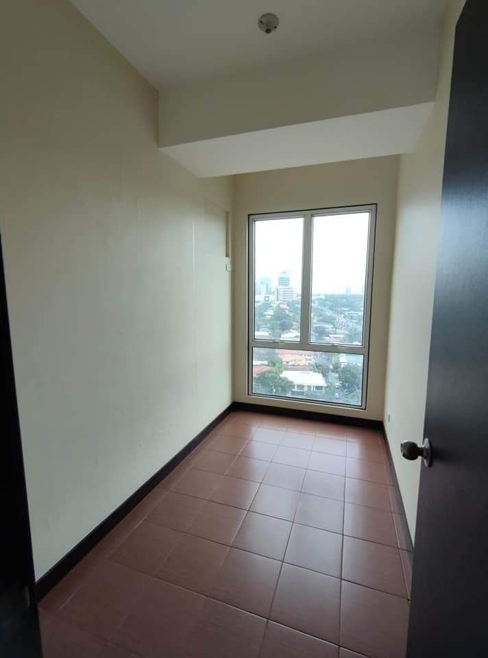 12BR LIPAT AGAD MAKATI CONDO RENT TO OWN SAN LORENZO MAGALLANES TAFT