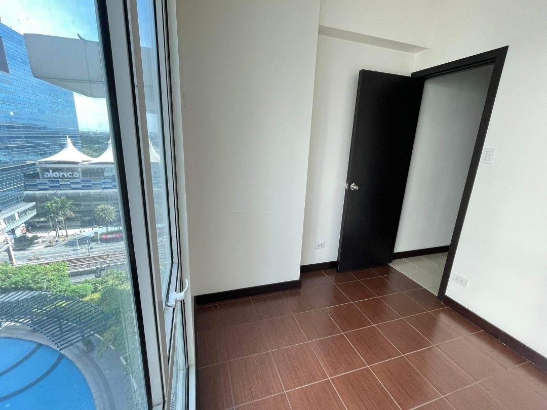 12BR LIPAT AGAD MAKATI CONDO RENT TO OWN SAN LORENZO MAGALLANES TAFT