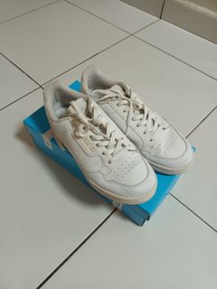 (Category: ) located in . Submitted by sneakypeeksg (Listing ID 1207835577, Image 1). Description: .