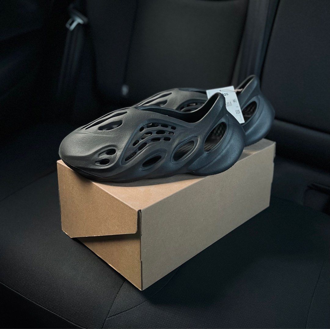 adidas yeezy foam runner onyx, Men's Fashion, Footwear, Sneakers on