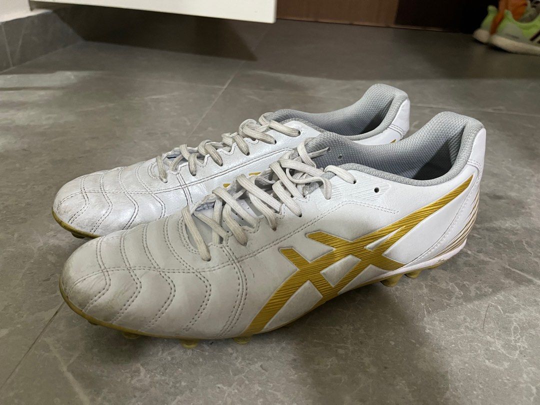Asics Ds Light Soccer Boot, Sports Equipment, Sports & Games, Sports on Carousell