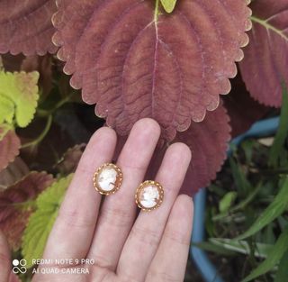 💯Authentic Cameo Shell Earrings 18K Gold
