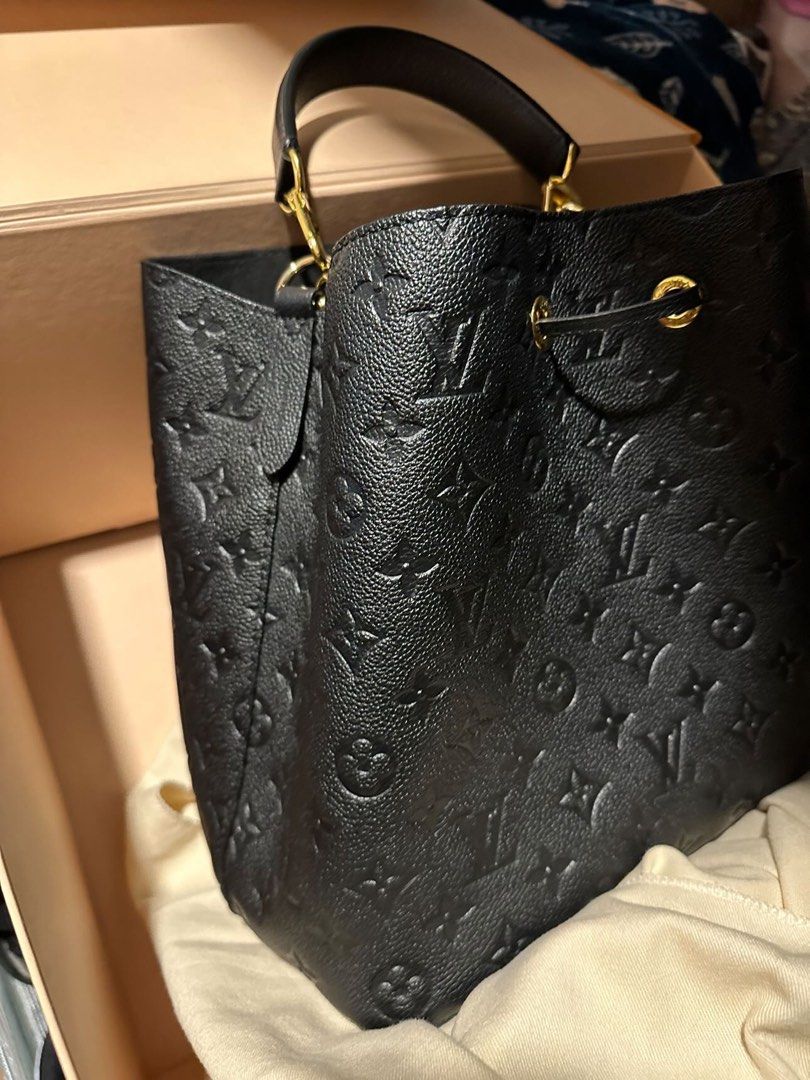 Authentic Louis Vuitton (Category: Luxury Bags & Wallets) located in Manila. Submitted by stuffandtelle (Listing ID 1214707679, Image 2). Description: Authentic LV bag. Open for installment. ✨.