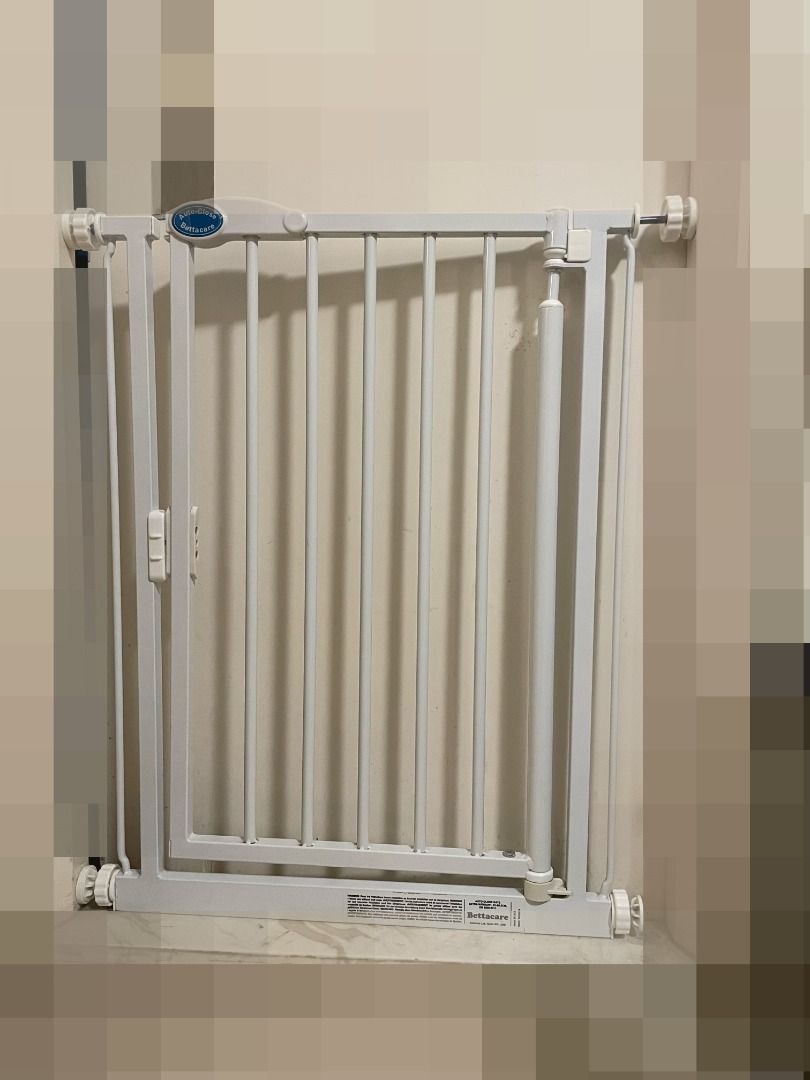 Bettacare Auto Close Pet Gate White Extra Narrow