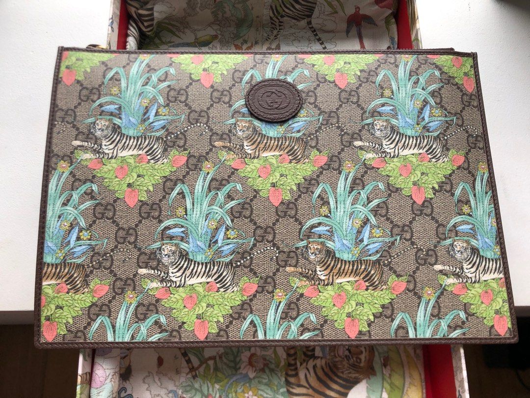 BRAND NEW Authentic Gucci Tiger GG Pouch LIMITED EDITION Luxury