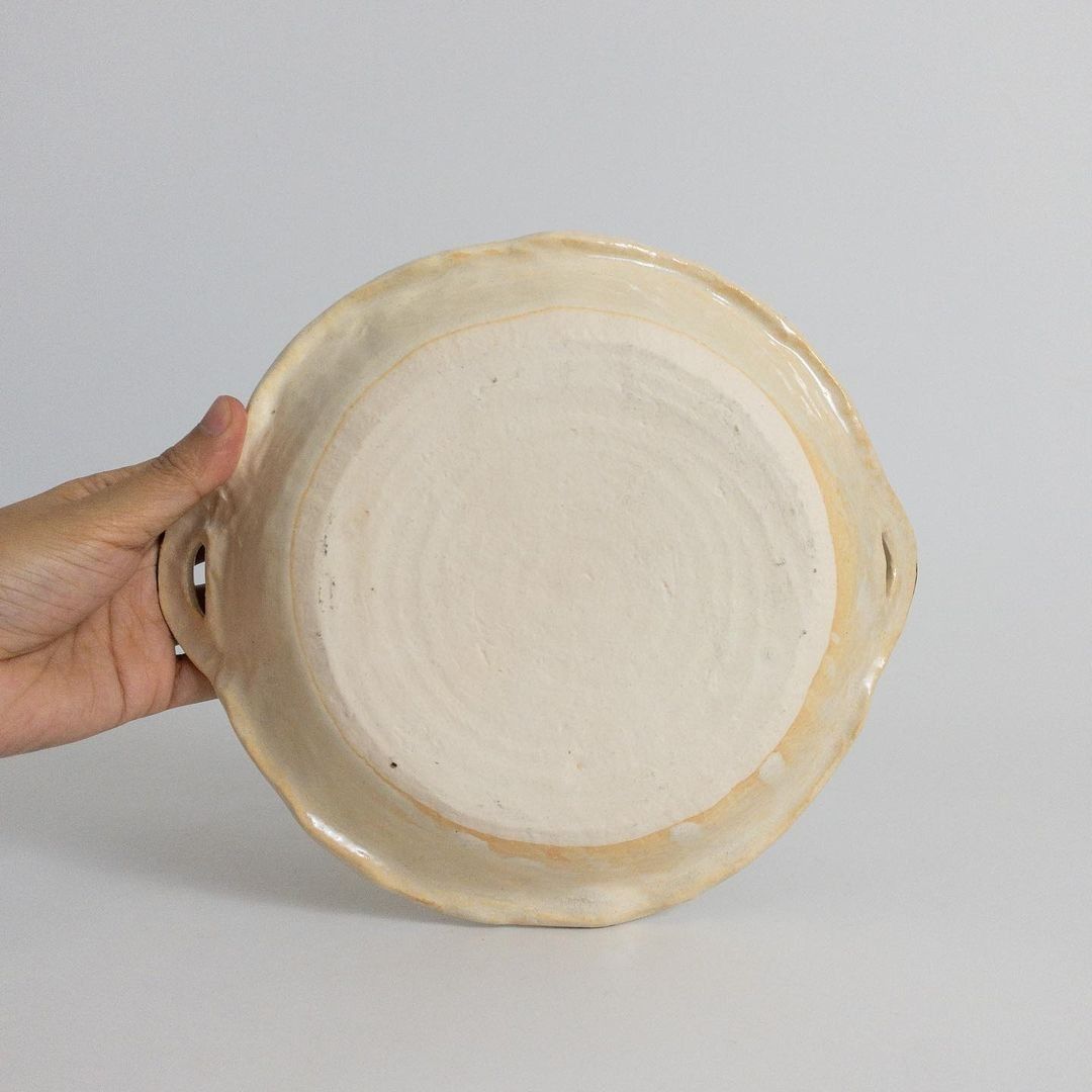 Brush stroke stoneware flat bowl with handles (Category: Dinnerware & Cutlery) located in Quezon City. Submitted by yugen_ph (Listing ID 1214687696, Image 3). Description: Brush stroke stoneware flat bowl with handles D: 8” H: 1.2” Origin: Japan Condition: VGC like new Stock: 1 Price: ₱475 ** color may vary due to studio lighting or may display differently on your monitor/mobile screen. • Comment ‘M’ + quantity to reserve. • Wait for invoice • Mo