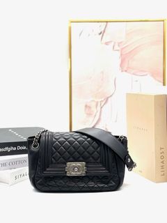 Chanel boy tote