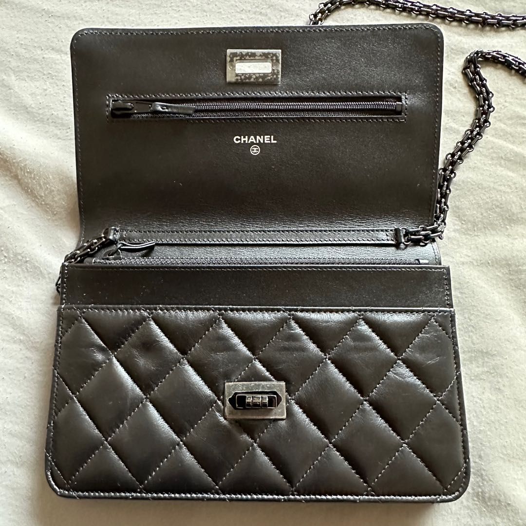Chanel reissue woc so black outlet