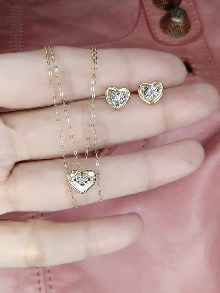 Dancing diamond hotsell heart pendant