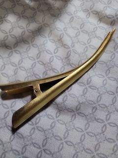 Evita Peroni gold hair clip