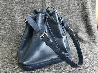 Louis Vuitton 1994 pre-owned Epi Petit Noe Castillian Bucket Bag - Farfetch