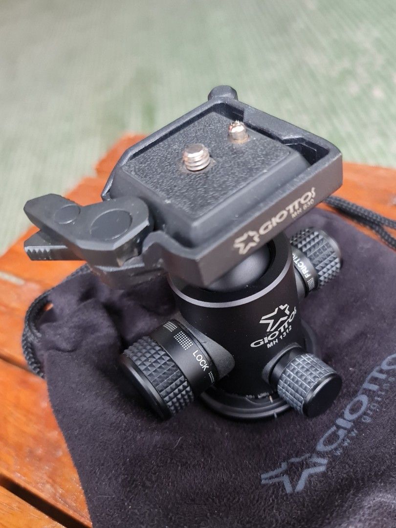 Giottos Professional Carbon Fiber Tripod and Heavy Duty Ball Head