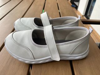 Girls school shoes size 21