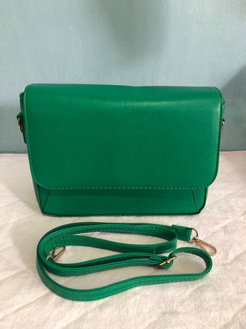 Green sling bag on Carousell