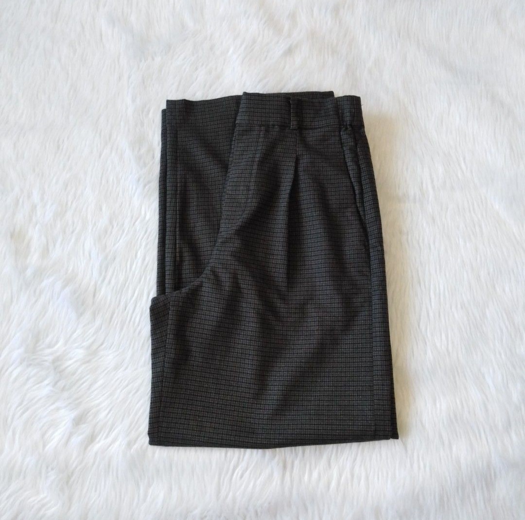 GU by Uniqlo Wideleg Trouser on Carousell
