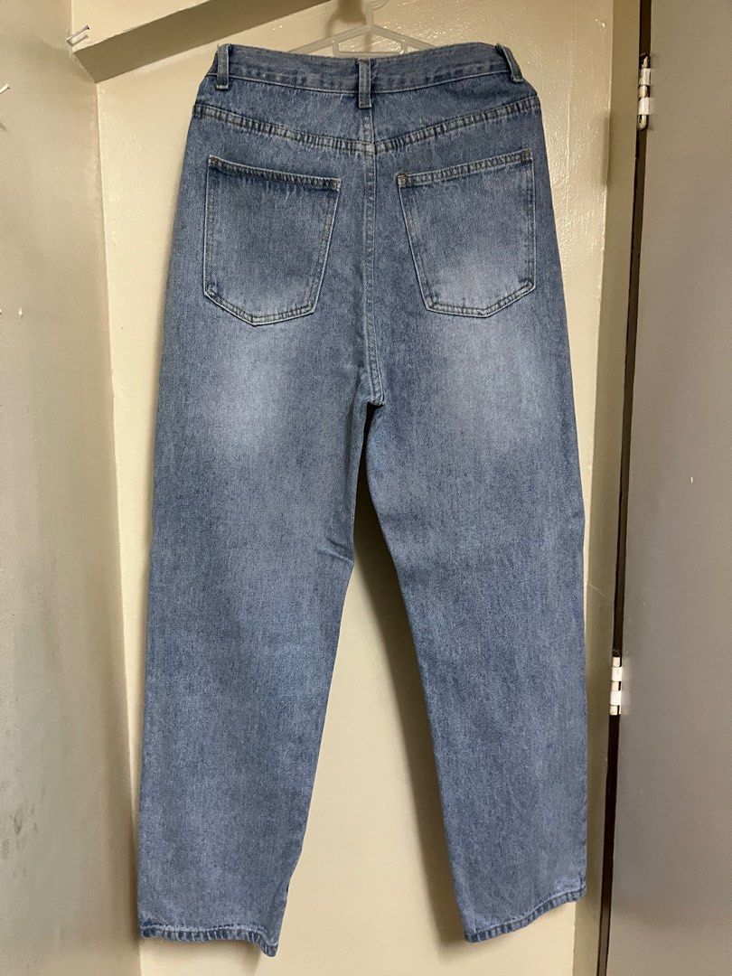 High Waisted Loose Straight Irregular botton Jeans (Category: Jeans) located in Mandaluyong City. Submitted by dadsmiddlechild (Listing ID 1214708498, Image 3). Description: 📌NOTE📌 - 10/10 condition unlike shein’s fabric/material of the jeans. this one’s thicker - condition like new 💯 - size in 28-29 inch waist - RFS: decluttering .