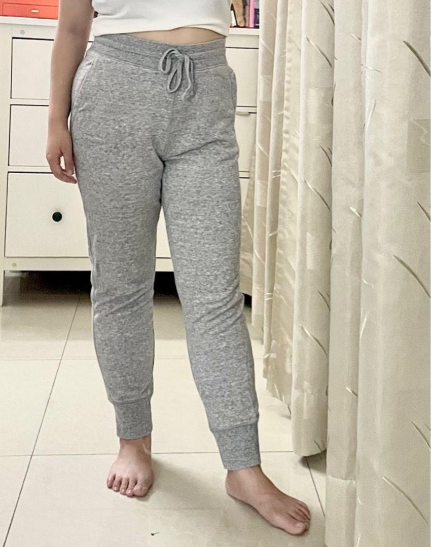 H&M sweatpants, Women's Fashion, Bottoms, Jeans & Leggings on Carousell