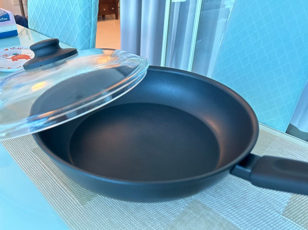IKEA frying pan with lid, Furniture & Home Living, Kitchenware