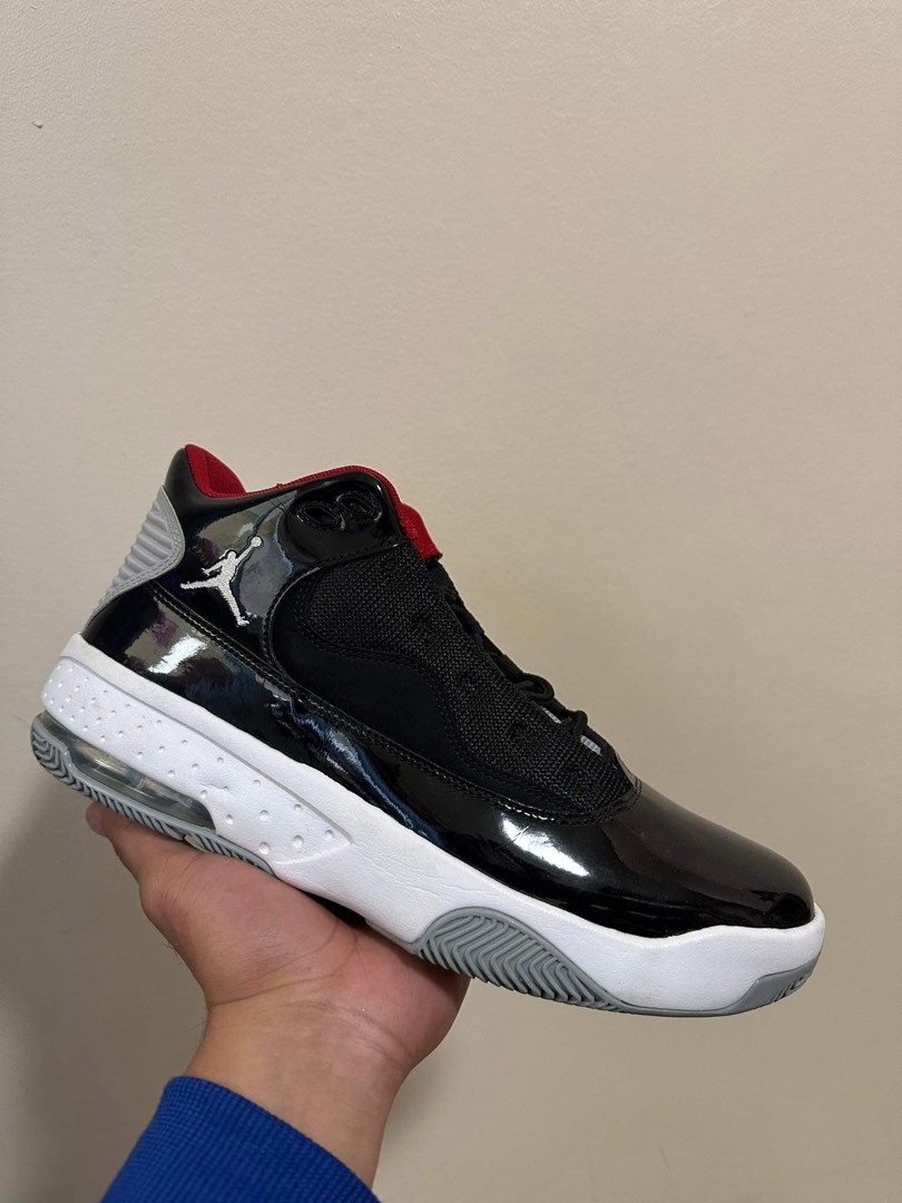 max aura 2 jordans