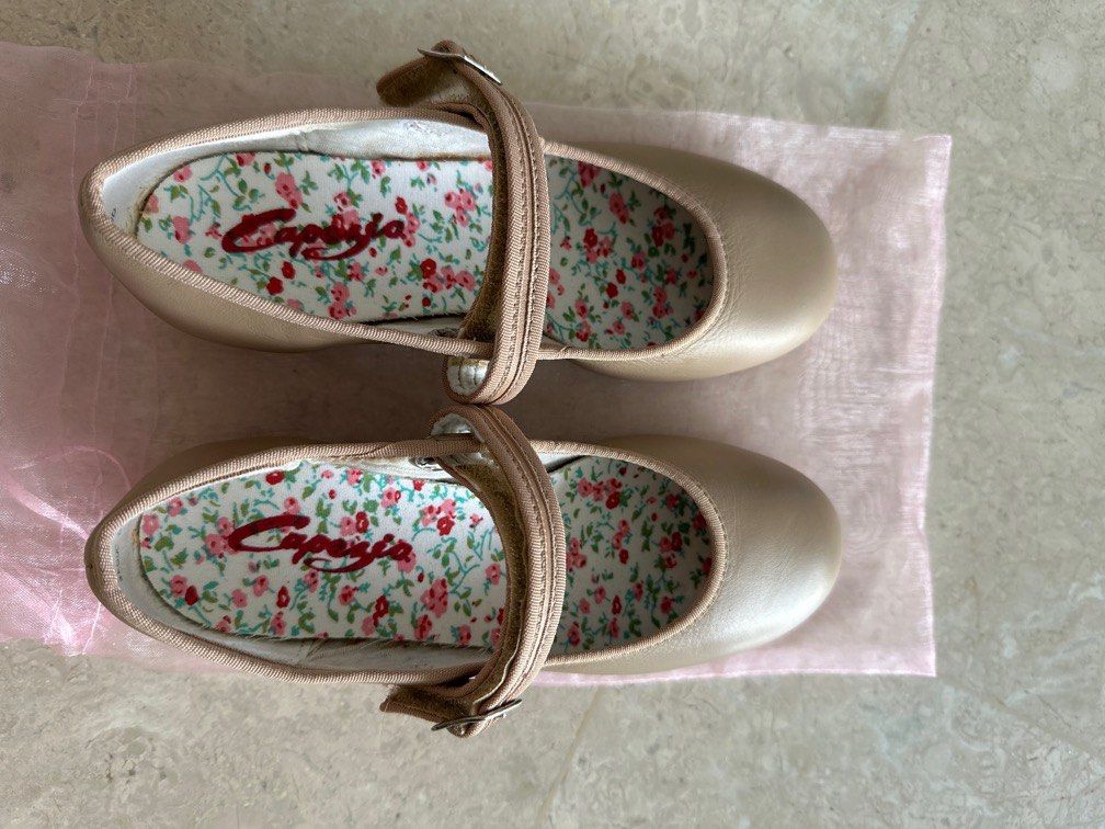 Dance shoes hotsell for toddlers