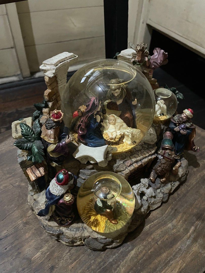 Kirkland Nativity Water Globe (Category: Religious Items) located in Quezon City. Submitted by glads.11 (Listing ID 1214539433, Image 2). Description: .