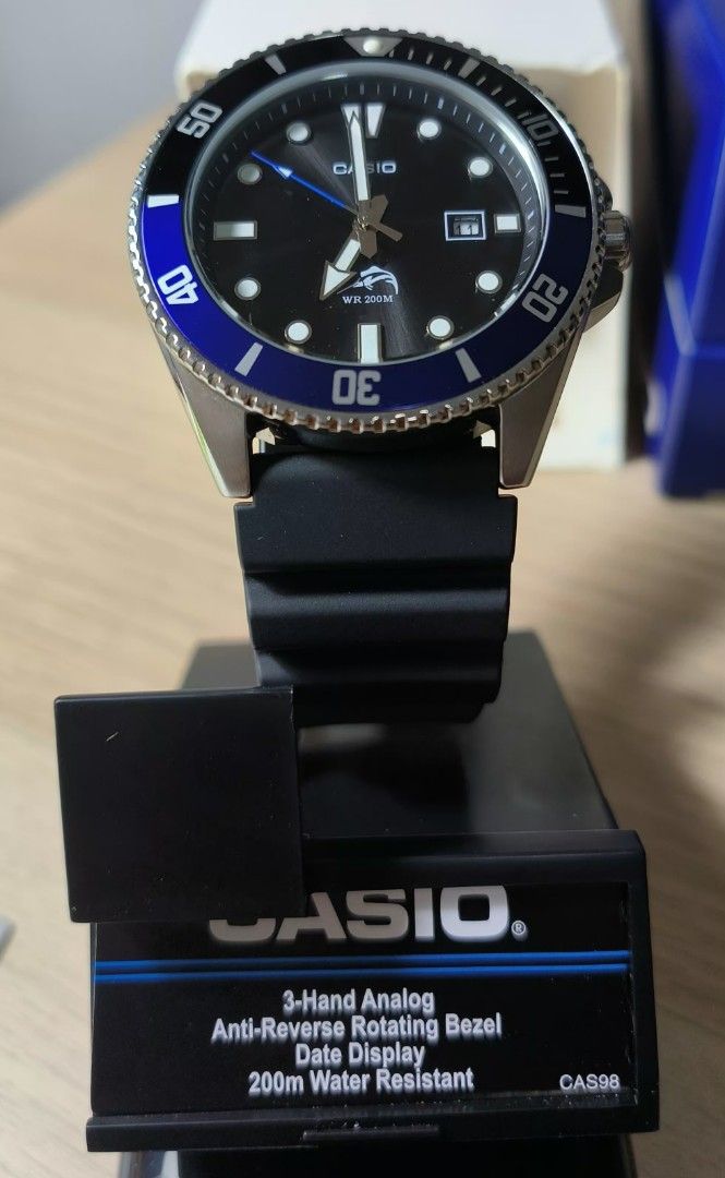 Casio mdv106 clearance blue bezel