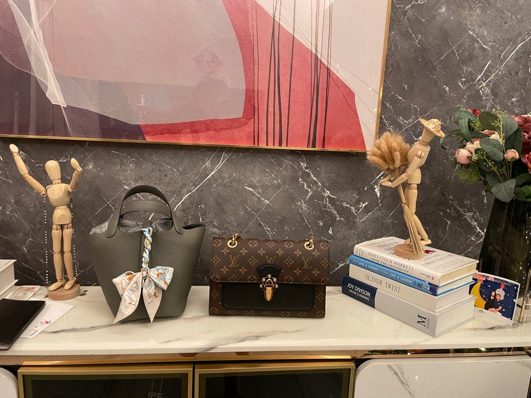 Lv chain shoulder bag shop