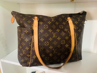 Lv zip tote