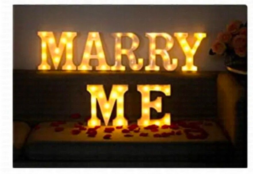 Marry Me-bord: roos en led-prop voor voorstel - België