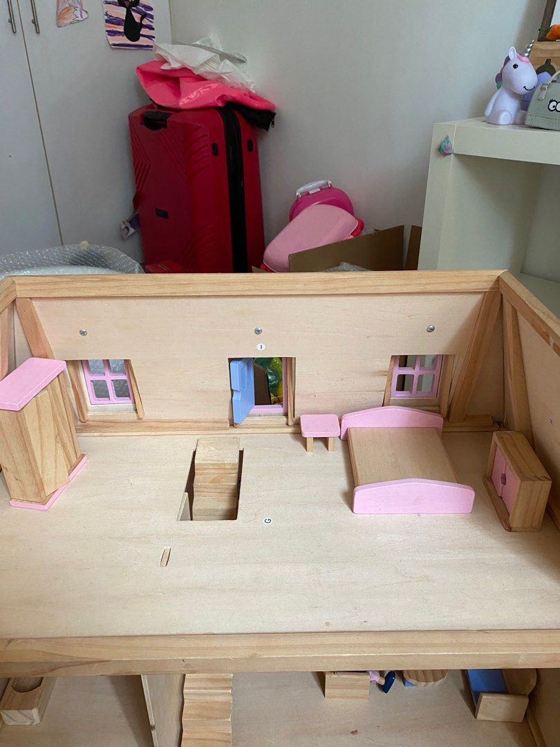 Multi-Level Dollhouse- Melissa and Doug