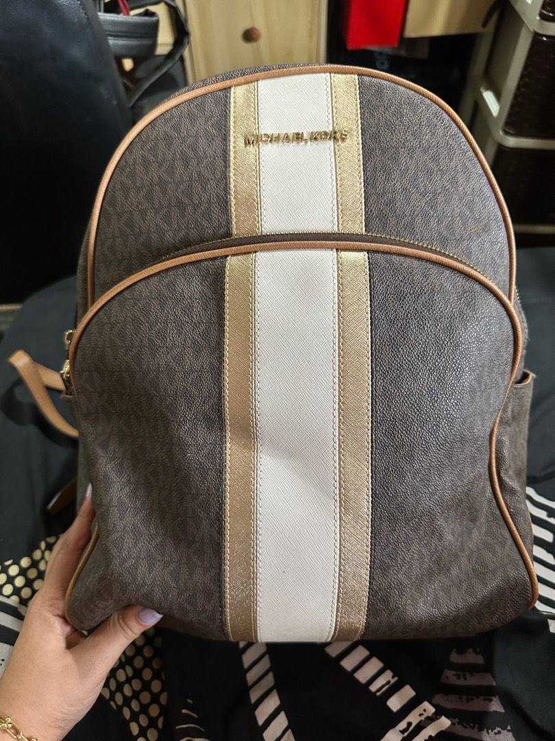 Michael Kors Large Backpack Abbey Brown/Gold Color Preloved Authentic,  Women's Fashion, Bags & Wallets, Backpacks on Carousell