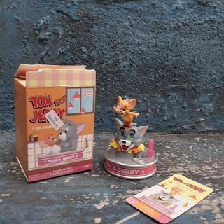 MINISO Tom and Jerry Can Figure Model