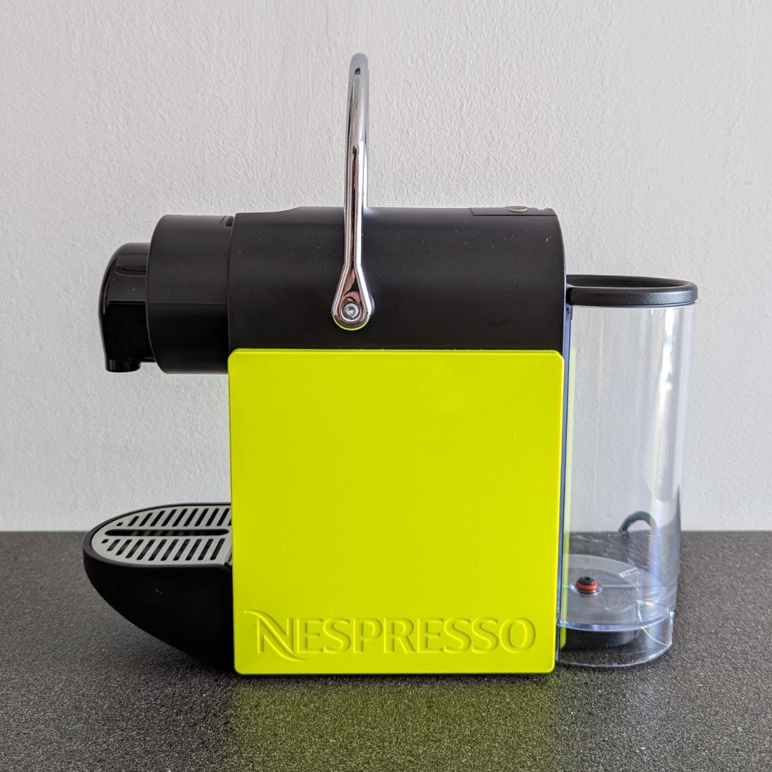 Nespresso Pixie set + 30 capsules, TV & Home Appliances, Kitchen