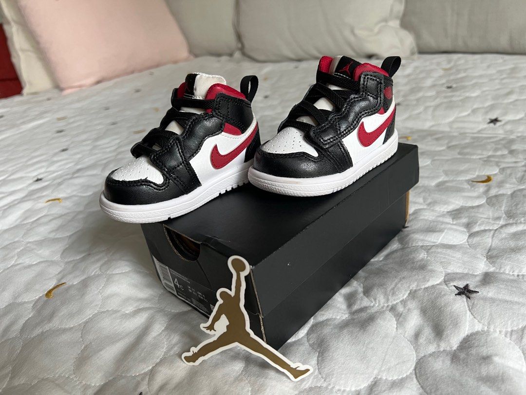 Nike Jordan Baby Shoes in Red Black