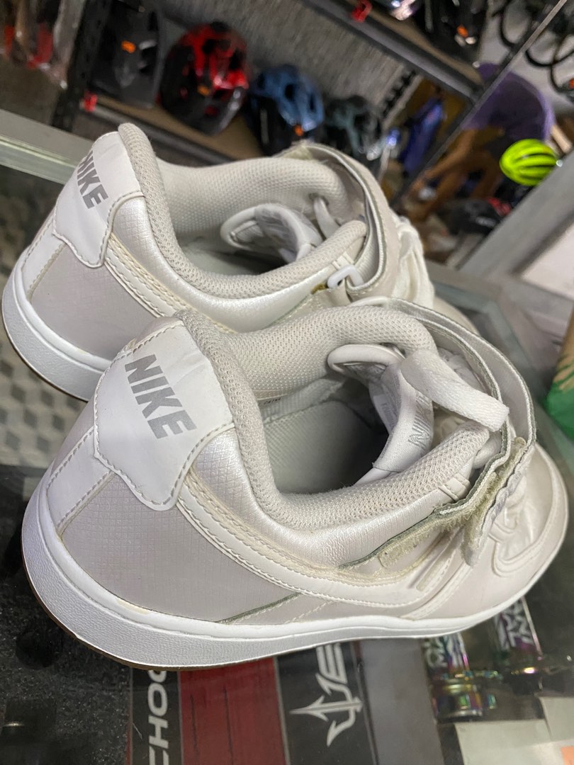 nike knit shoes white