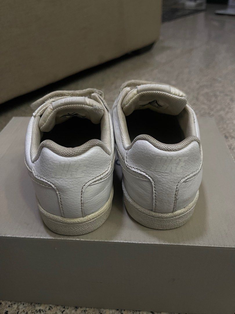 white nike shoes for kids